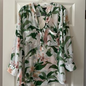Ann Taylor along-Sleeve Flowery Blouse